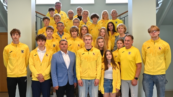Pašvaldībā tika sveikti Latvijas X Jaunatnes olimpiādes Valmierā laureāti, dalībnieki un viņu treneri