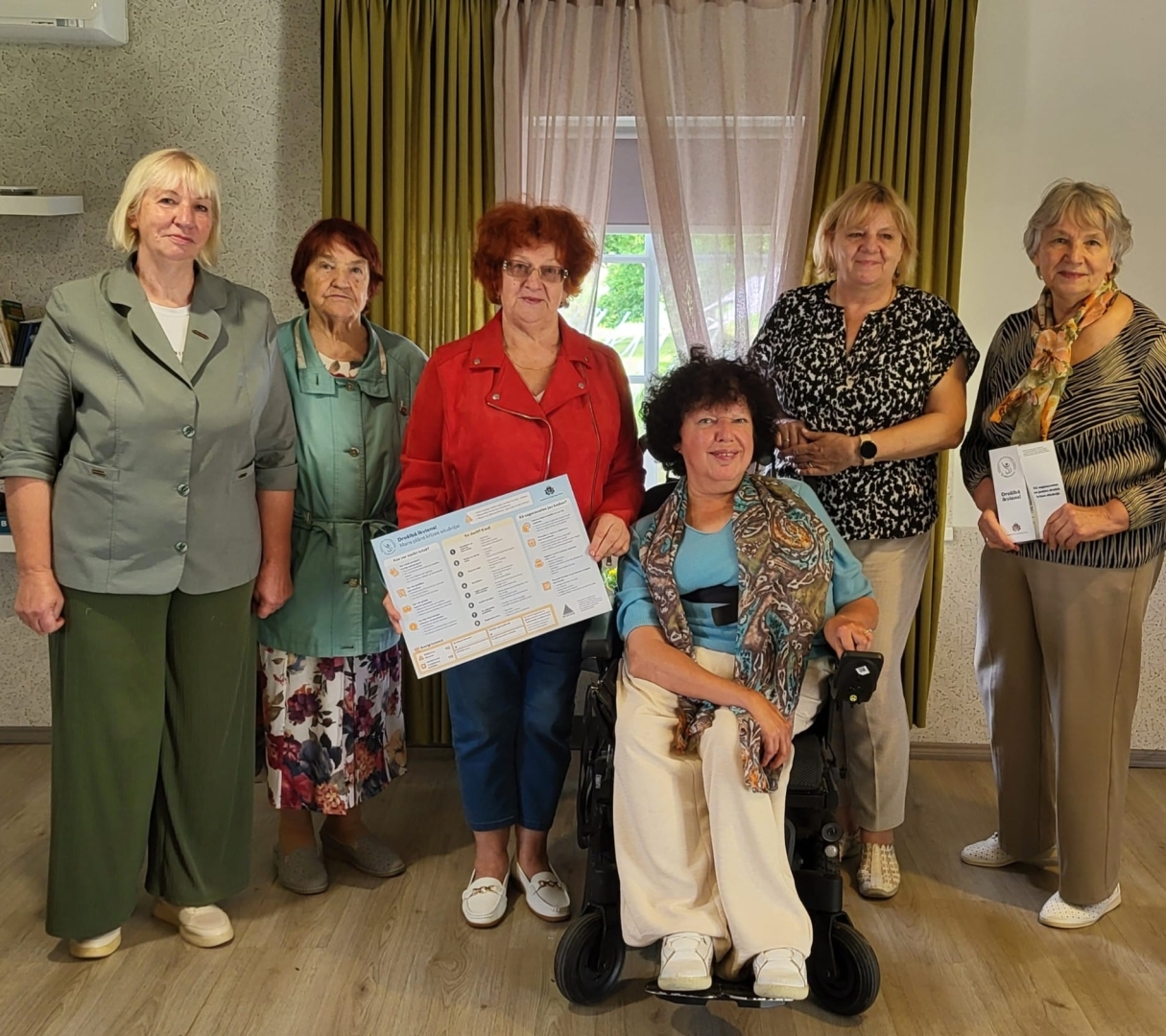 Preiļu novada seniori piedalījās seminārā par rīcību krīzes situācijās
