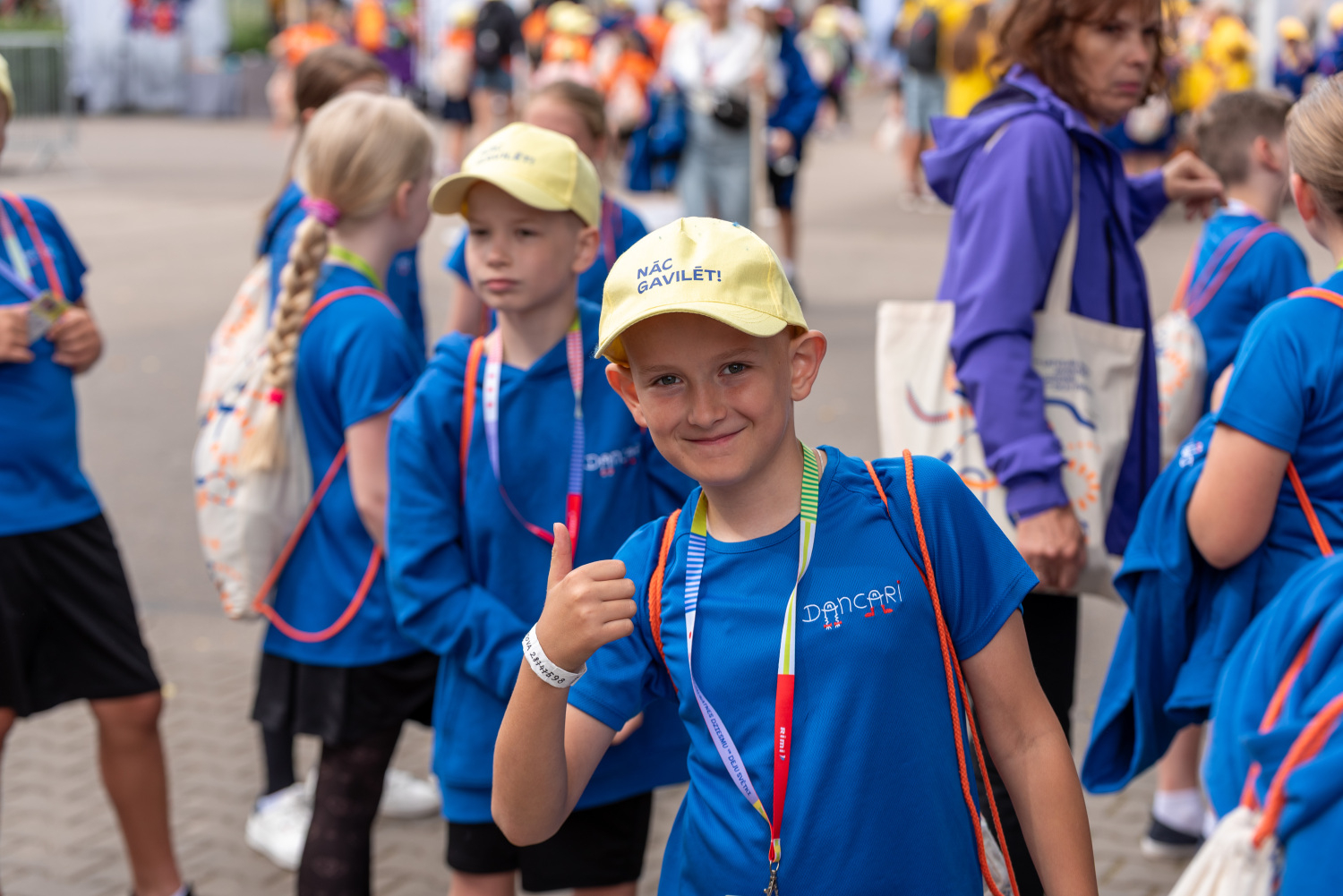 XIII Latvijas Skolu jaunatnes dziesmu un deju svētki: Folkloras kopu programma „Dindaru, dandaru – re, kā varu” un Deju lielkoncerta "Es atvēru Laimas dārzu" mēģinājums