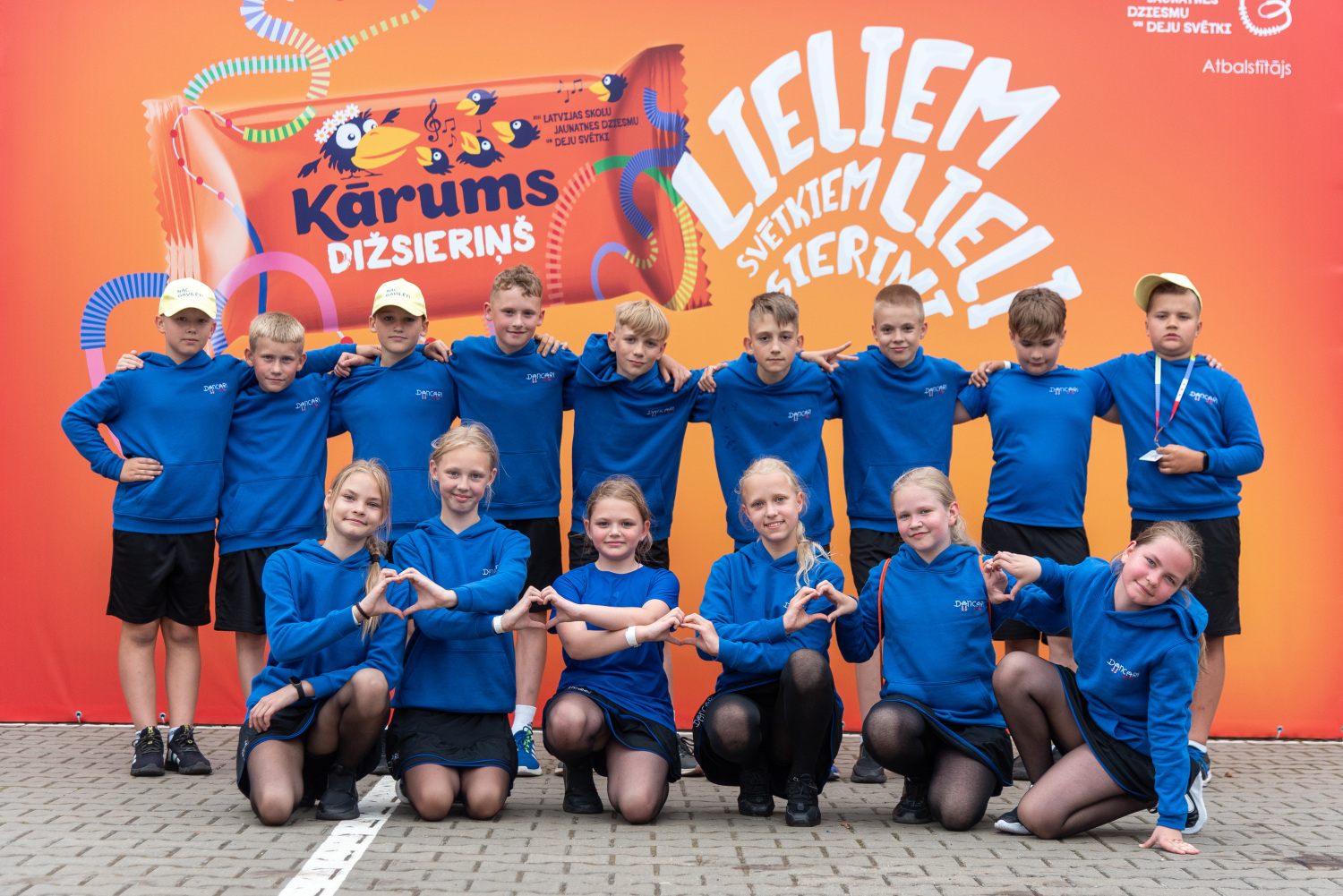 XIII Latvijas Skolu jaunatnes dziesmu un deju svētki: Folkloras kopu programma „Dindaru, dandaru – re, kā varu” un Deju lielkoncerta "Es atvēru Laimas dārzu" mēģinājums
