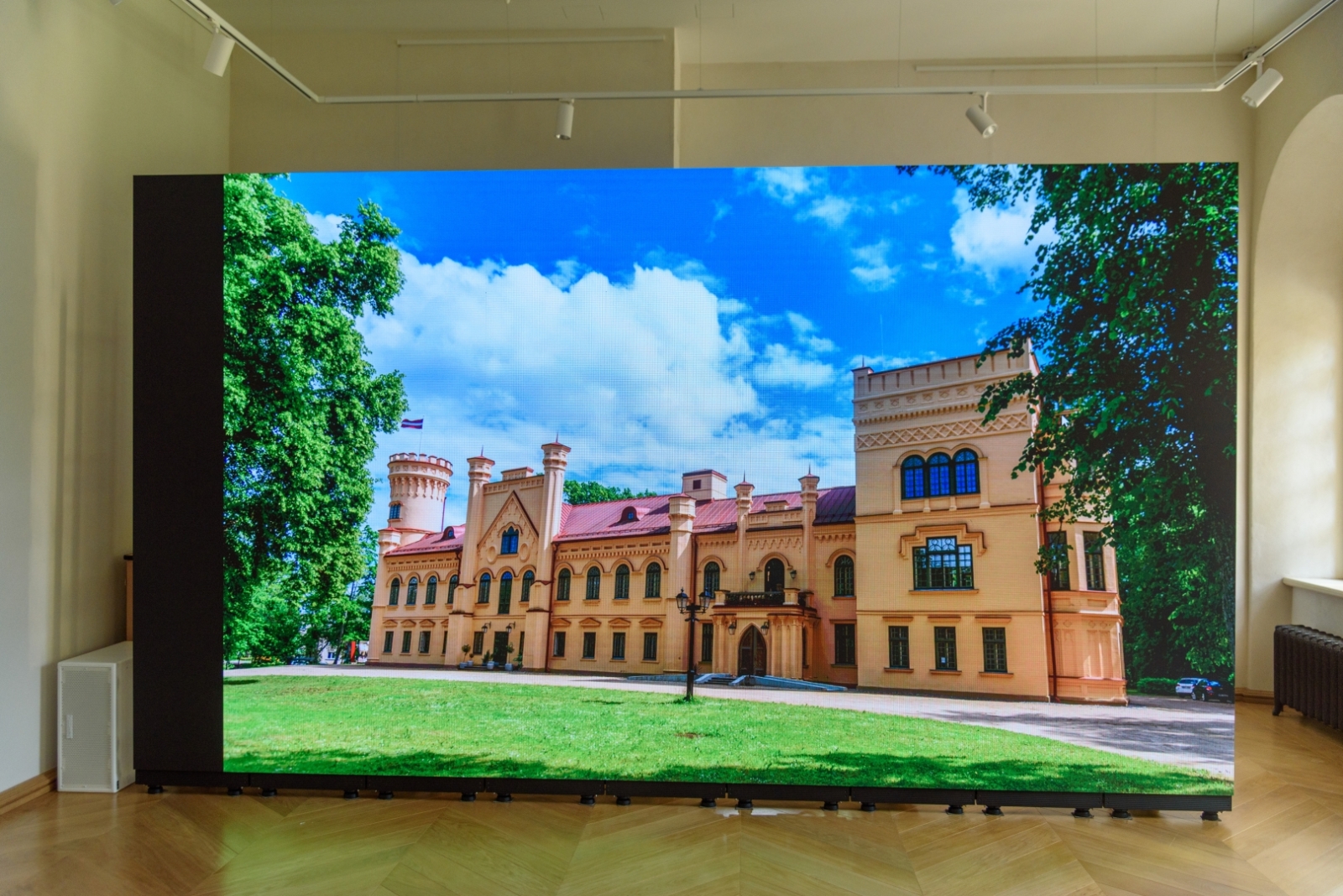 Preiļu pilī pakalpojumu attīstībai aprīkota konferenču zāle