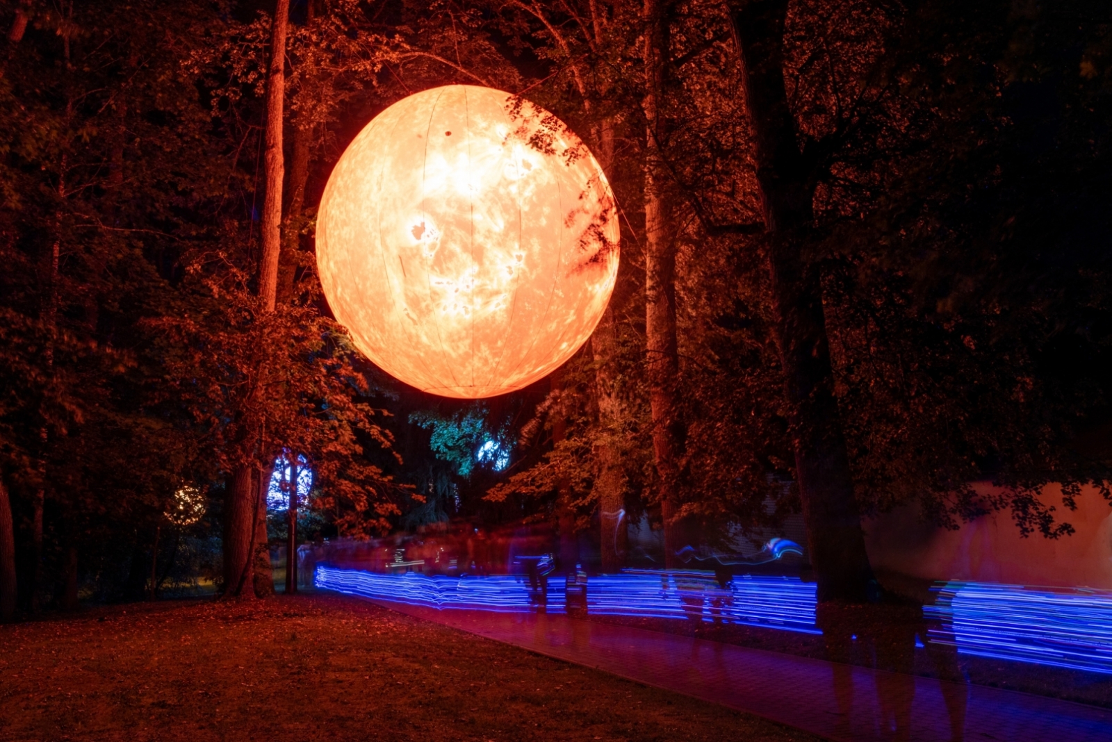 Koncerts “Pasaules mūzika brīvībai”, autorkoncerti “Pusnakts stundā”, milzu planētu parks “Mēness starus stīgo”