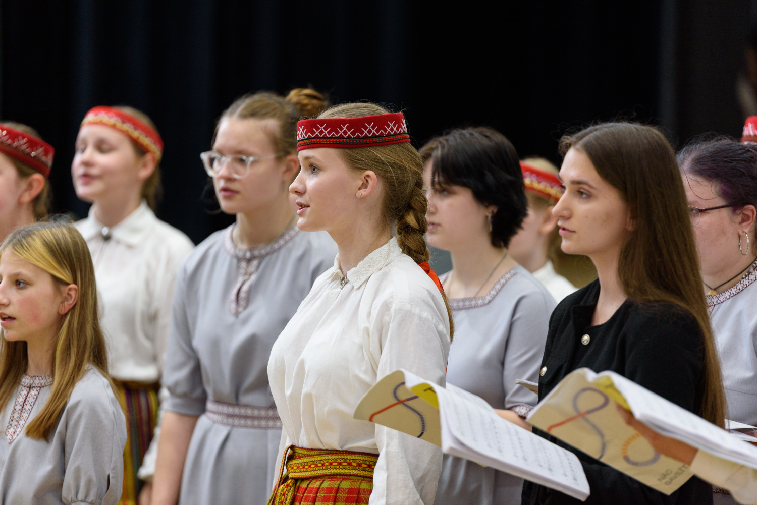 XIII Latvijas Skolu jaunatnes dziesmu un deju svētku ieskaņas koncerts “Dziesmā un dejā savīties”