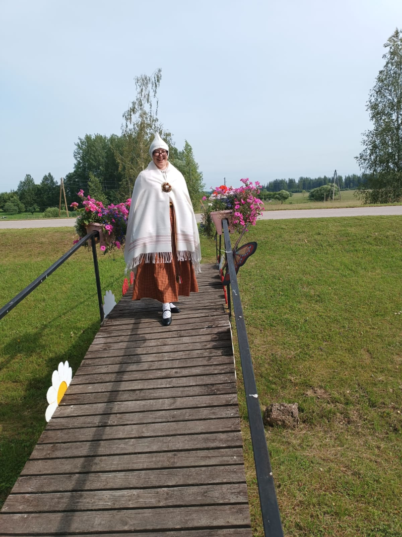 Biedrība “Vārkavas novada pensionāri”  ir realizējusi ELFLA Līderu projektu “Tautas tērpu iegāde folkloras kopai “Dzeipurs”
