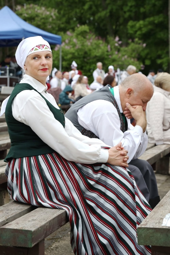 Latgales reģiona vidējās paaudzes un senioru deju kolektīvu lielkoncerts “Doncojam puļceņā kai bitis kūzulā”