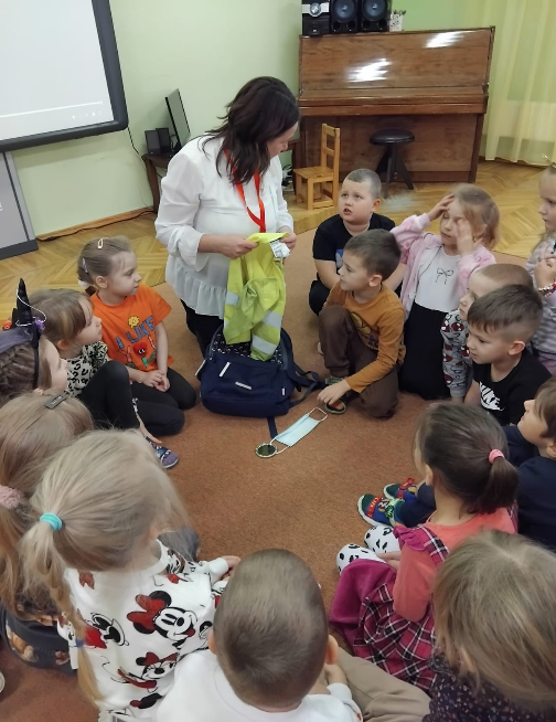 Preiļu PII “Pasaciņa” piedalījās nodarbībā “Drošības ekspedīcija”