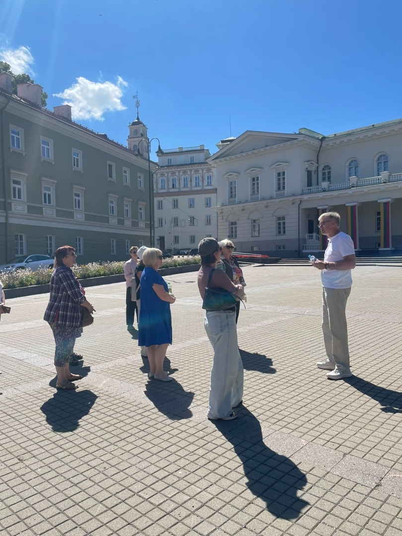 Latvijas un Lietuvas kopīgās un atšķirīgās iezīmes formālajā un neformālajā izglītībā, vecāku un izglītības iestāžu sadarbības pieredze