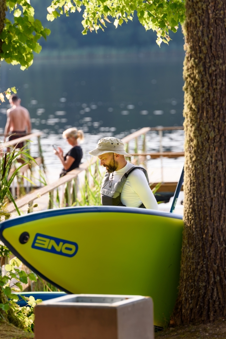 “SUP Sunset Ride” Geļenovas parkā, Jašas-Bicānu ezerā kopā ar VisitPreili