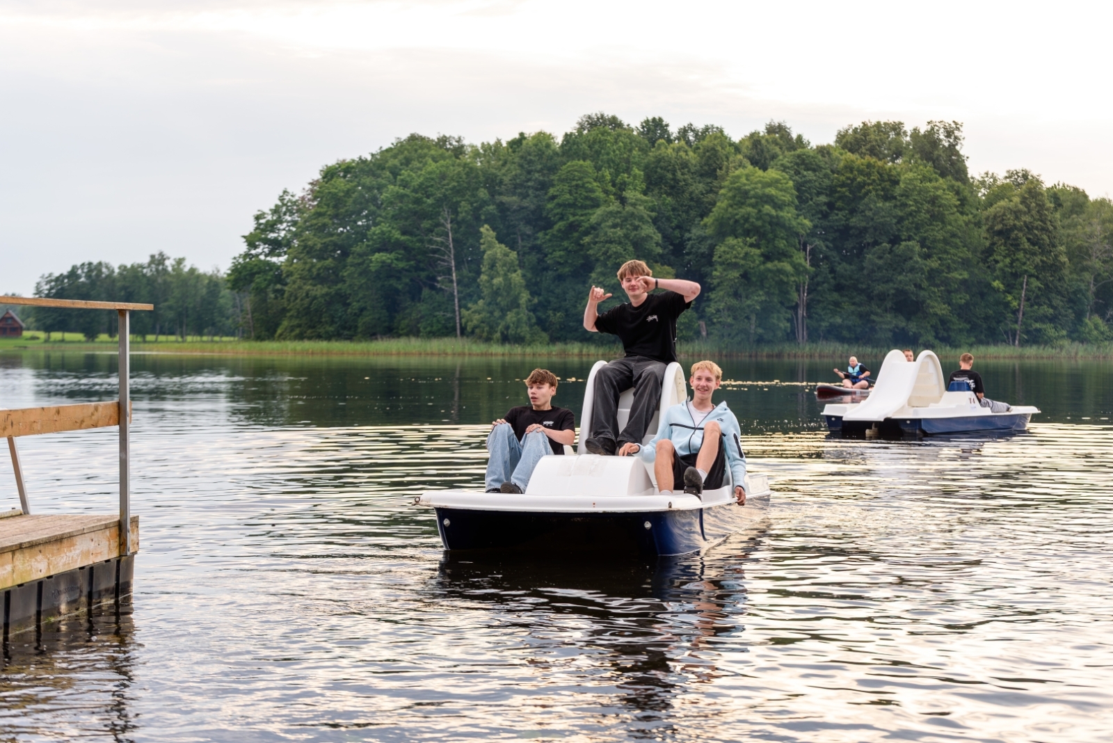 “SUP Sunset Ride” Geļenovas parkā, Jašas-Bicānu ezerā kopā ar VisitPreili