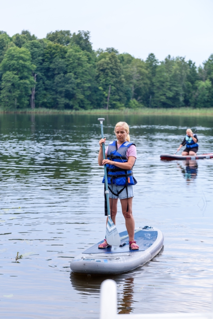 “SUP Sunset Ride” Geļenovas parkā, Jašas-Bicānu ezerā kopā ar VisitPreili