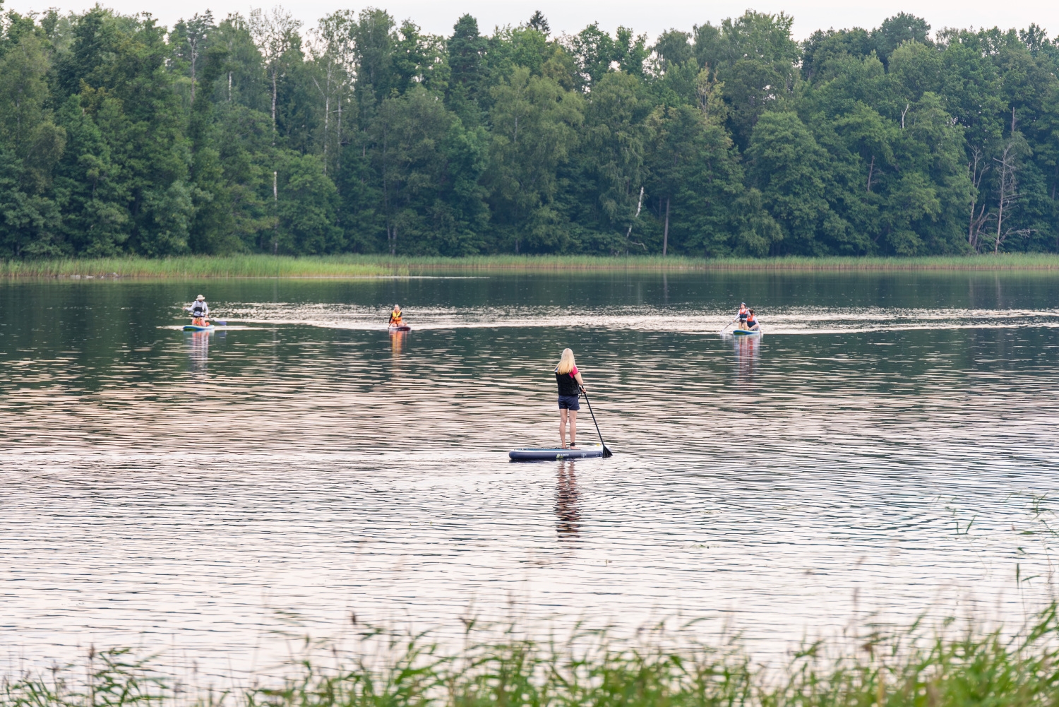 “SUP Sunset Ride” Geļenovas parkā, Jašas-Bicānu ezerā kopā ar VisitPreili