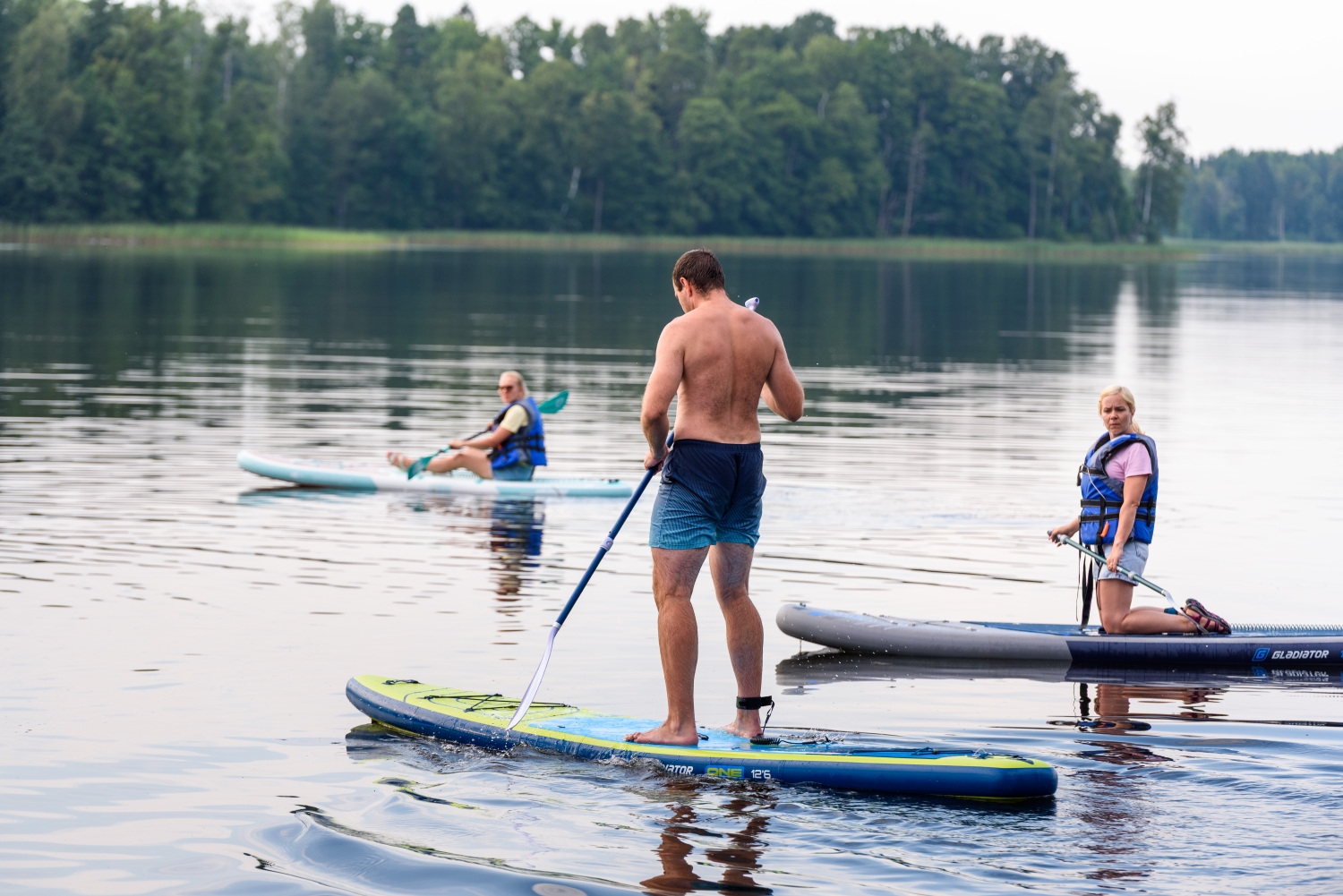 “SUP Sunset Ride” Geļenovas parkā, Jašas-Bicānu ezerā kopā ar VisitPreili