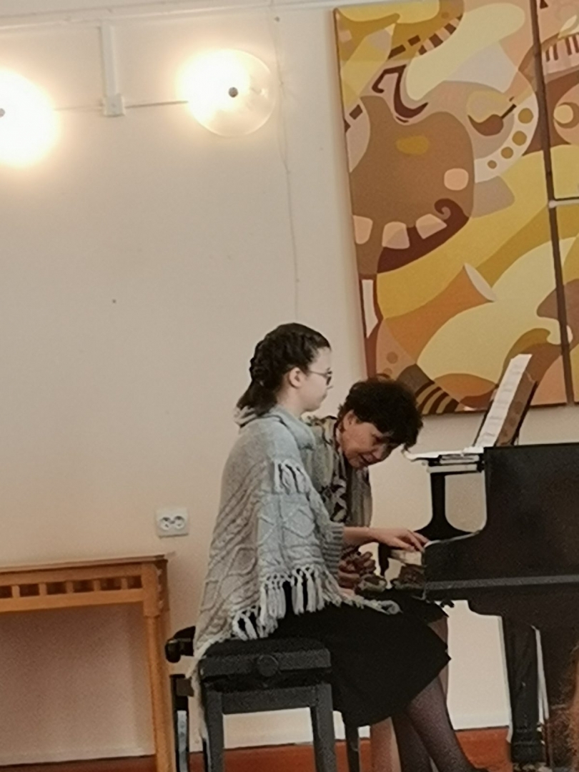 Oktobris izcilā komponista Jāņa Ivanova zīmē