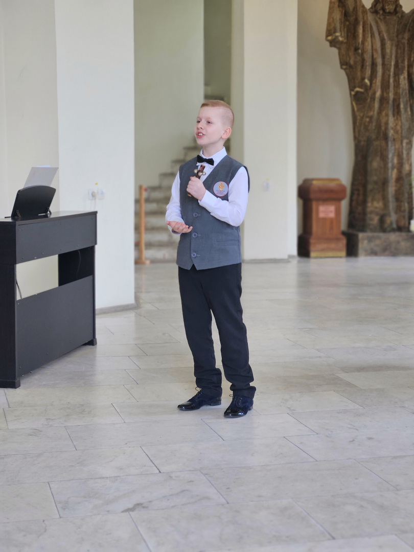  Aglonā aizvadīts XX Latvijas mūzikas skolu Jauno vokālistu konkurss "Dziedu Dievmātei"