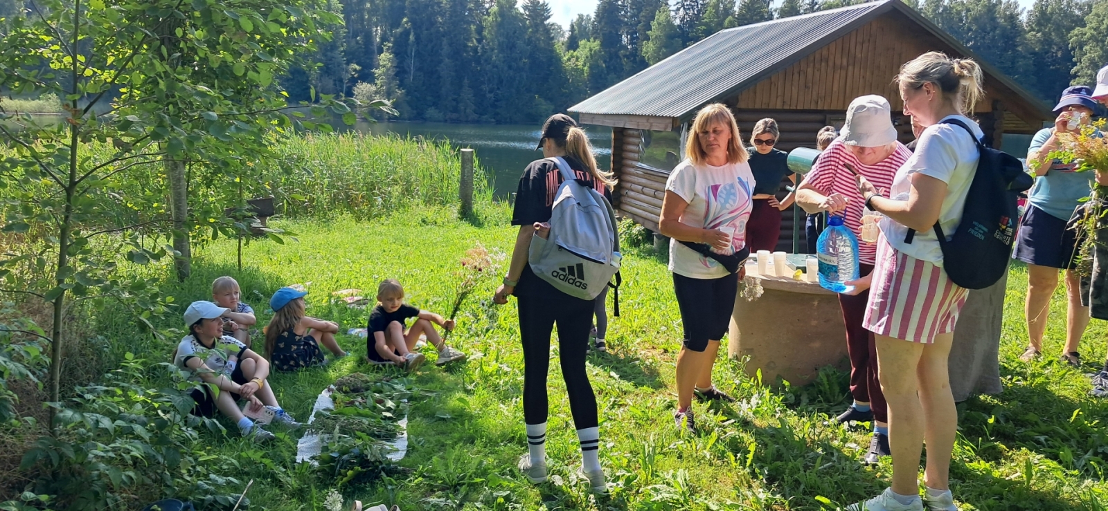 Veiksmīgi aizvadīts veselības veicināšanas pārgājiens "Kājām gar Ilzes ezeru"