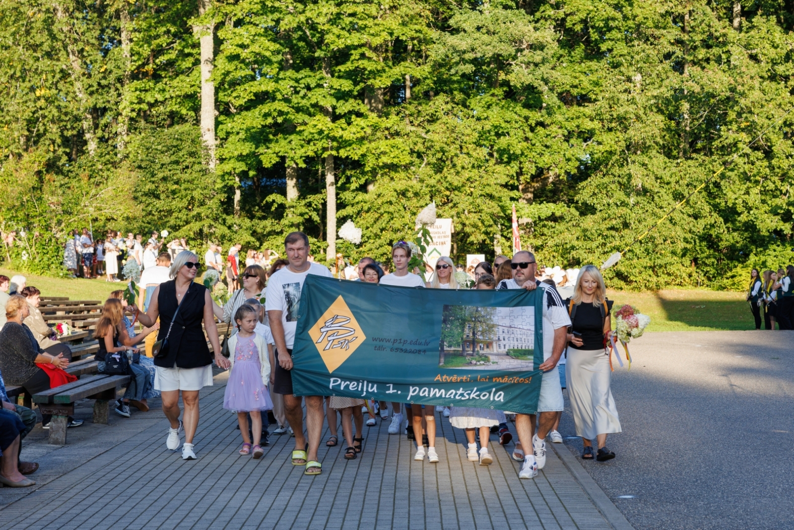 Preiļu pilsētas svētku gājiens "Mēness ziedi"