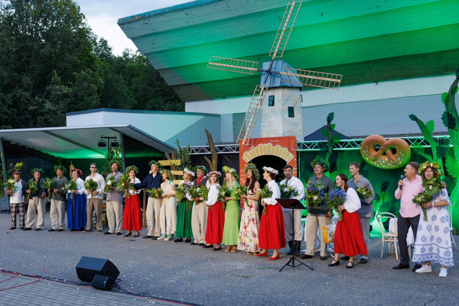 3. Jāņu festivāls ar koncertuzvedumu “Meklē mani papardēs”. 