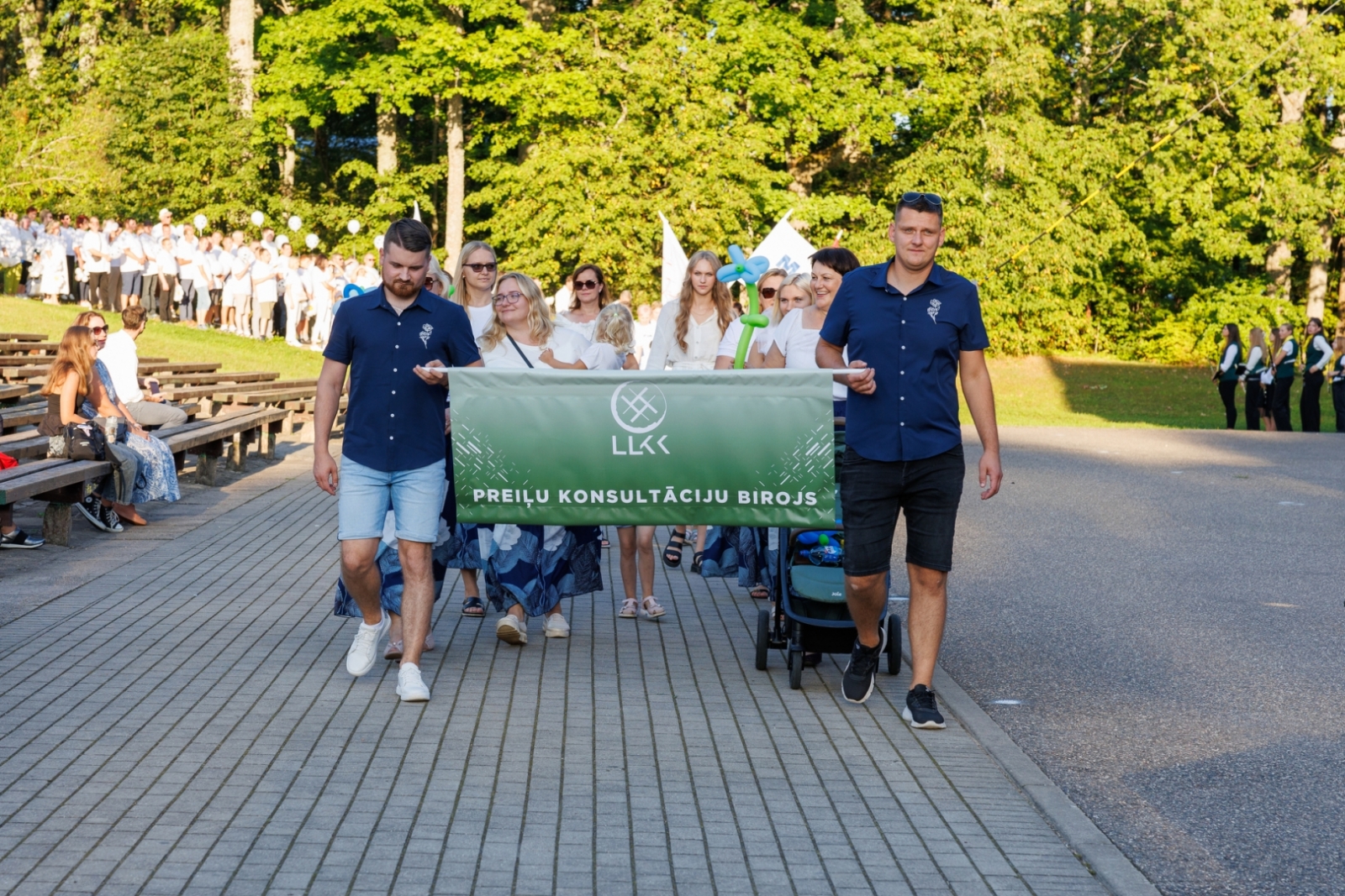 Preiļu pilsētas svētku gājiens "Mēness ziedi"
