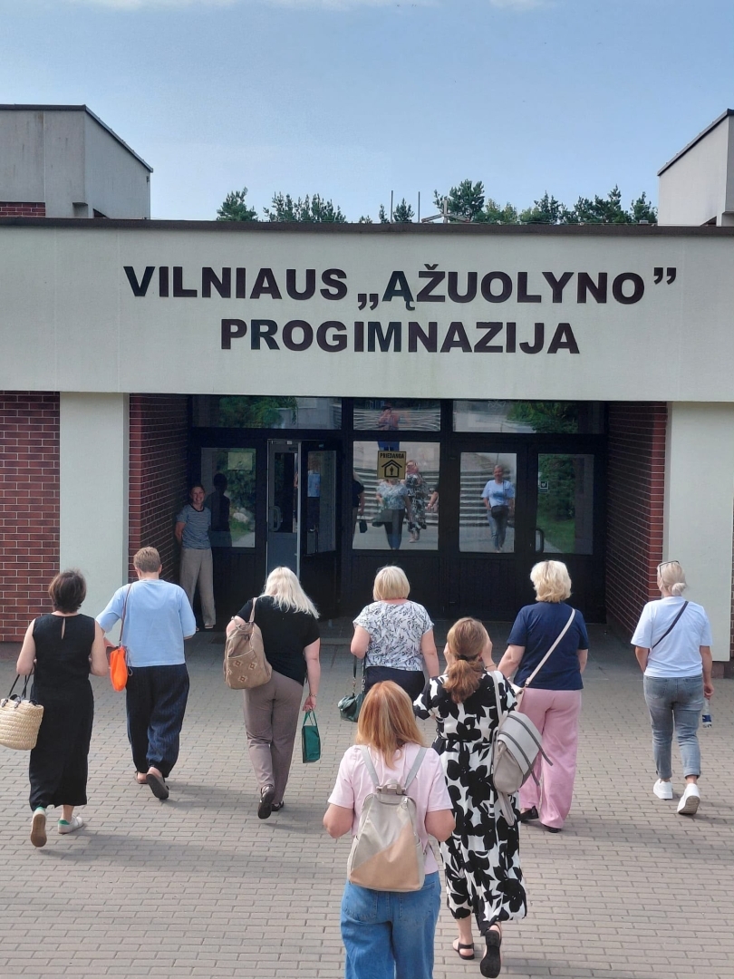 Latvijas un Lietuvas kopīgās un atšķirīgās iezīmes formālajā un neformālajā izglītībā, vecāku un izglītības iestāžu sadarbības pieredze