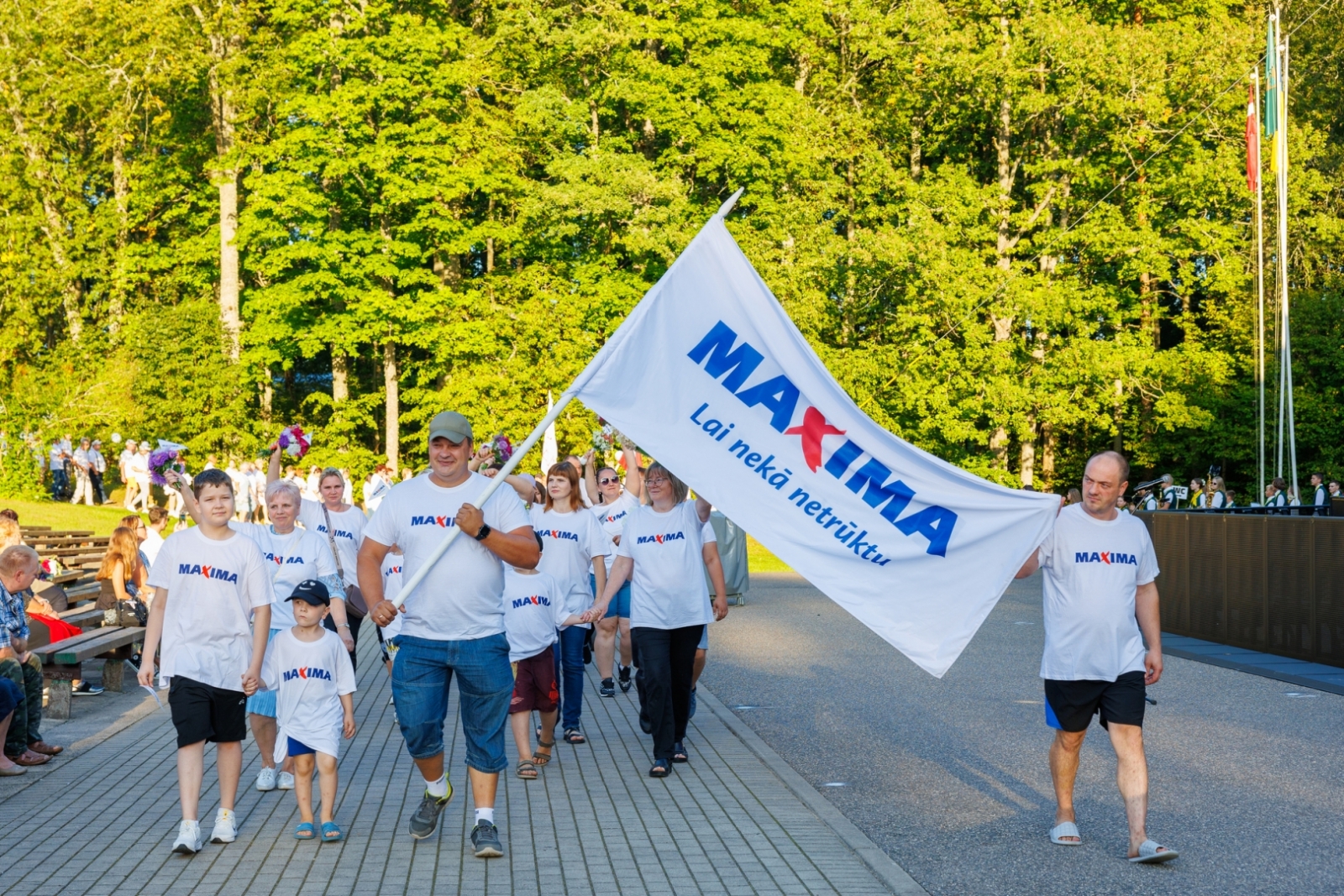 Preiļu pilsētas svētku gājiens "Mēness ziedi"