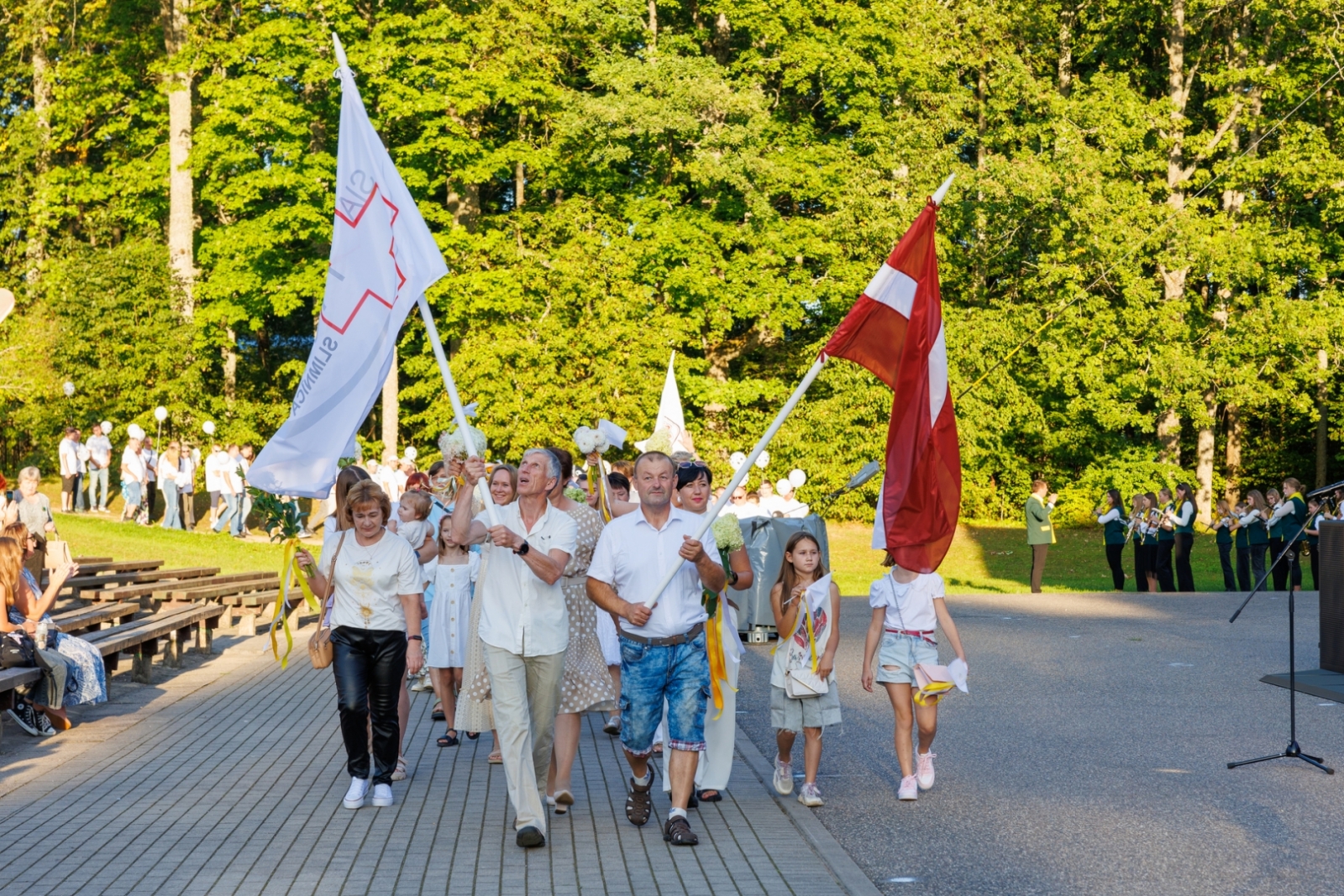 Preiļu pilsētas svētku gājiens "Mēness ziedi"