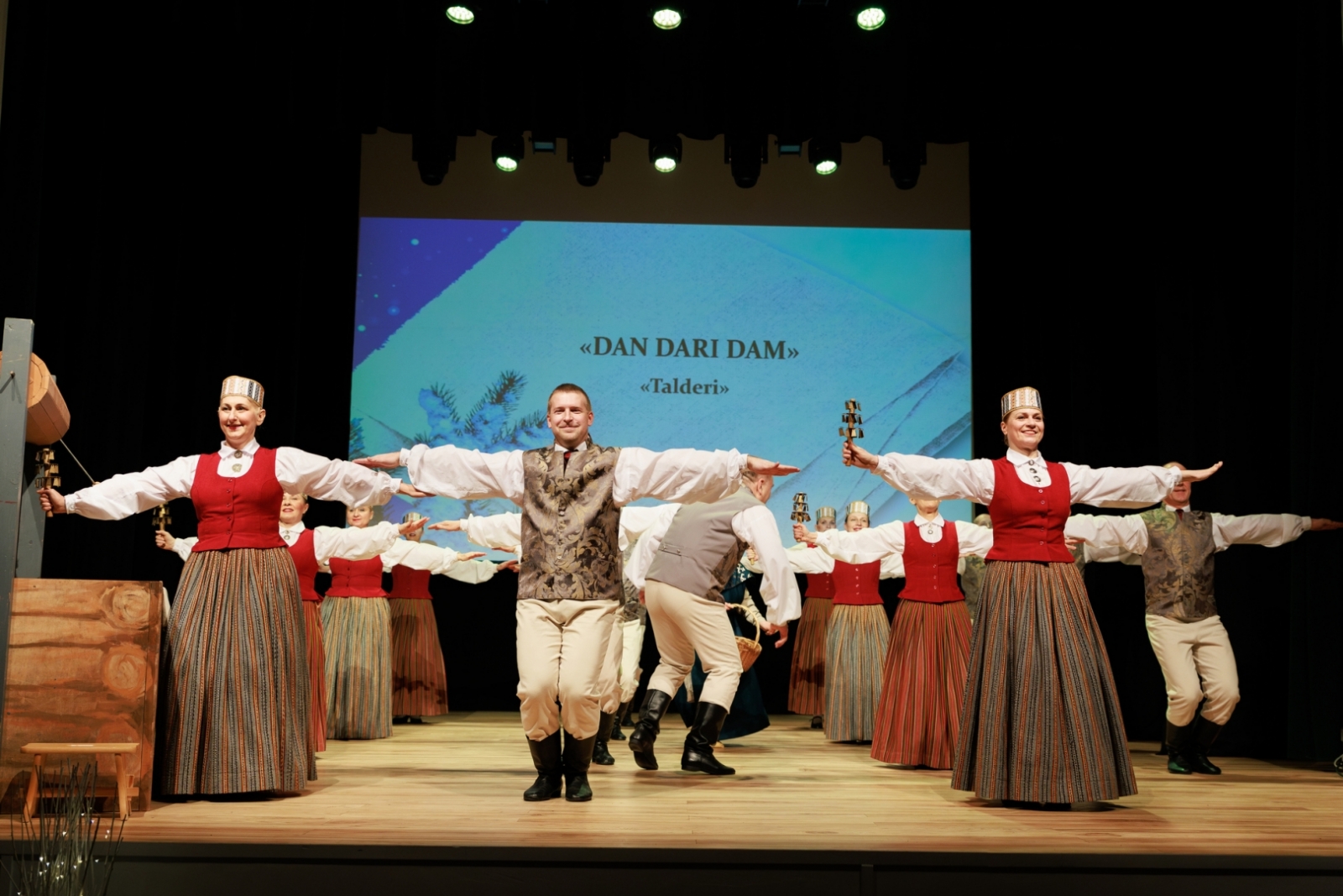 Ziemassvētku koncerts "Viss no jauna atkal sākas"