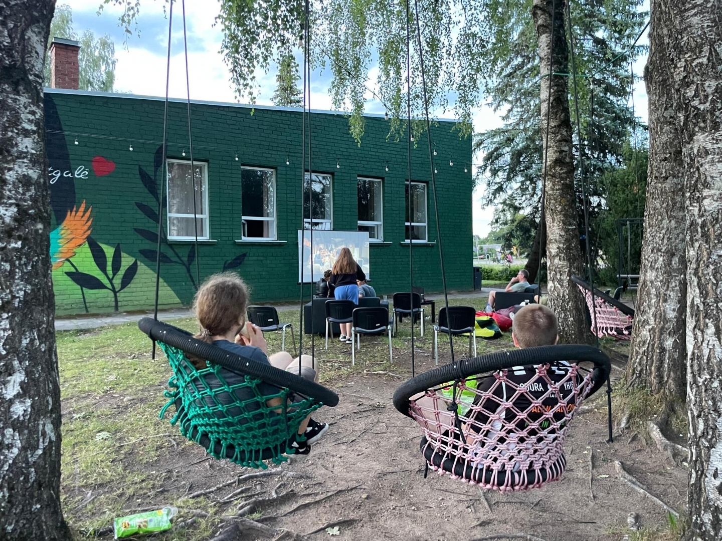 Riebiņos projekta “Riebiņu ebreju kapsētas sakopšanas aktivitātes” ietvaros uzsākti ebreju kapsētas sakopšanas darbi
