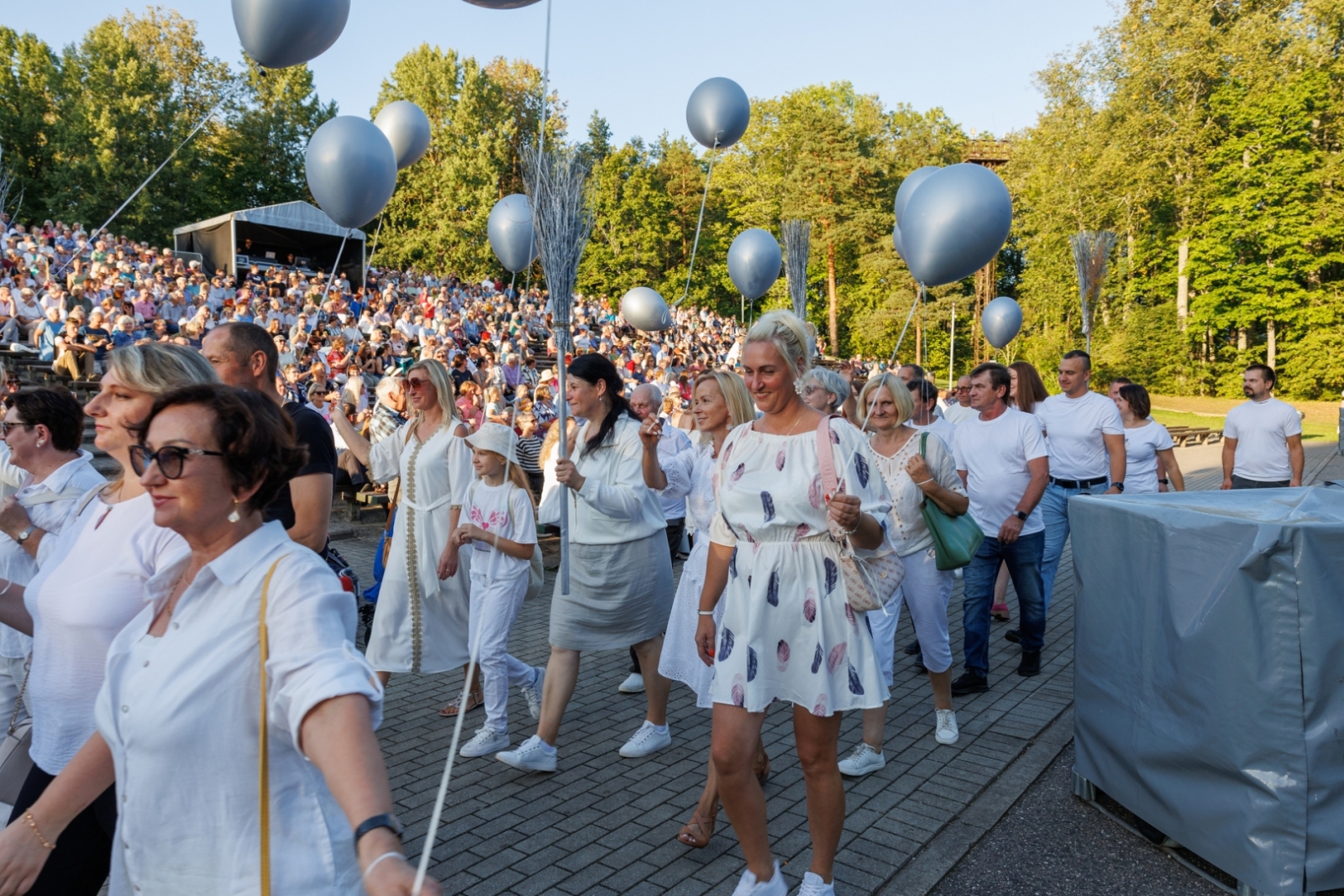 Preiļu pilsētas svētku gājiens "Mēness ziedi"