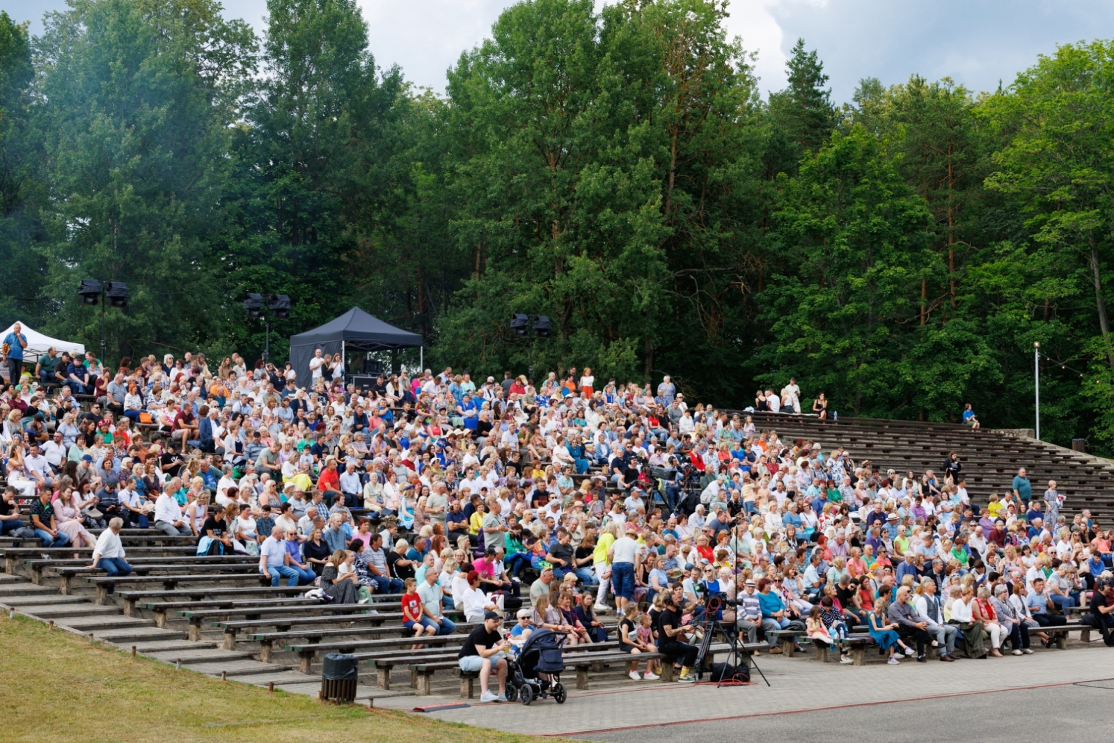 3. Jāņu festivāls ar koncertuzvedumu “Meklē mani papardēs”. 