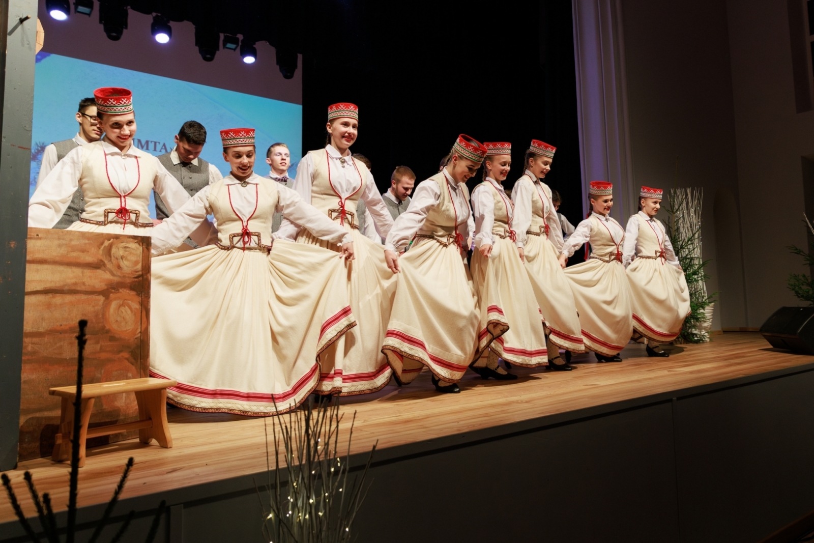 Ziemassvētku koncerts "Viss no jauna atkal sākas"