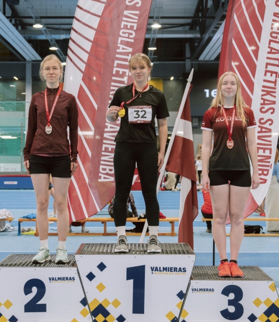 Aizvadīts Latvijas čempionāts soļošanā telpās