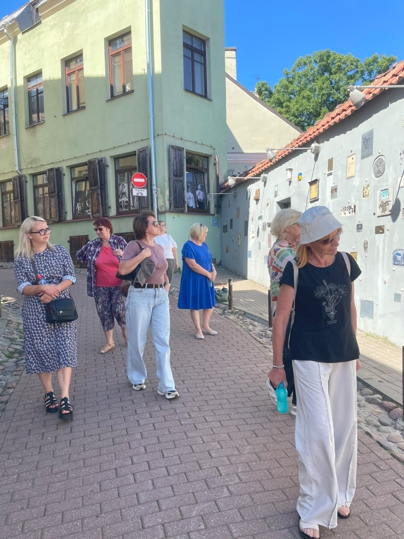 Latvijas un Lietuvas kopīgās un atšķirīgās iezīmes formālajā un neformālajā izglītībā, vecāku un izglītības iestāžu sadarbības pieredze