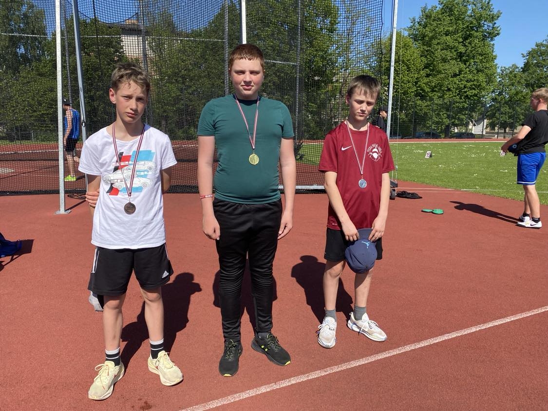 Aizvadītas Preiļu novada BJSS sacensības vieglatlētikas mešanas 3-cīņā U-14, U-16 un U-18/20