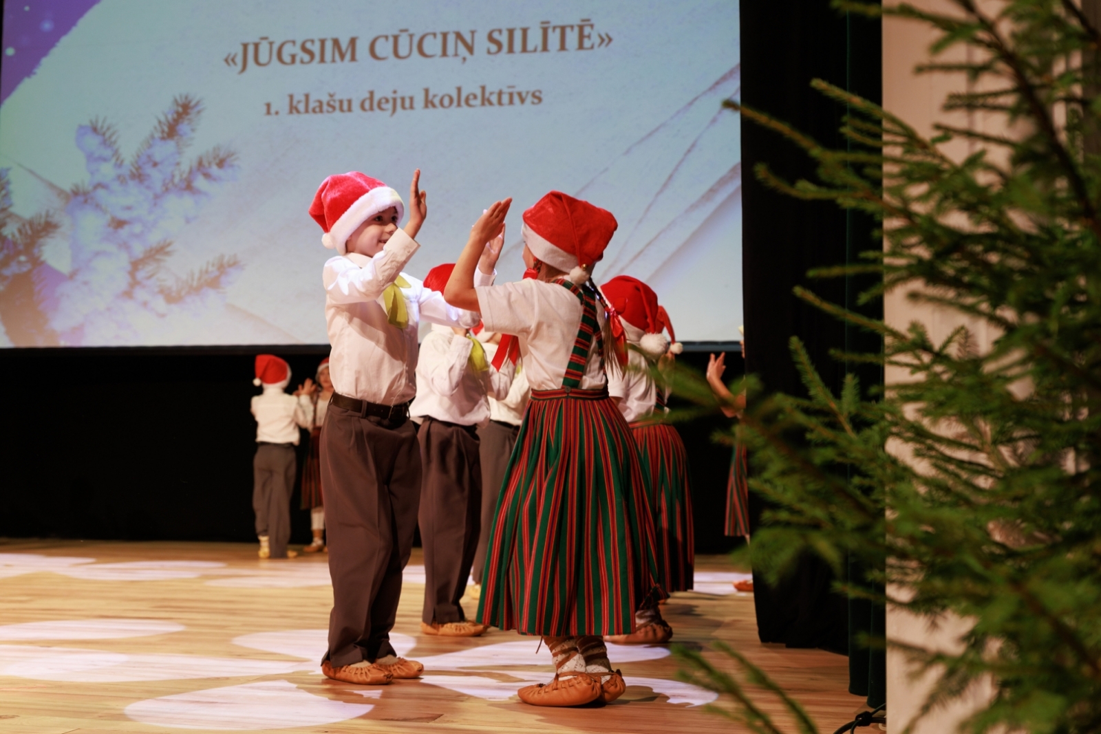 Ziemassvētku koncerts "Viss no jauna atkal sākas"