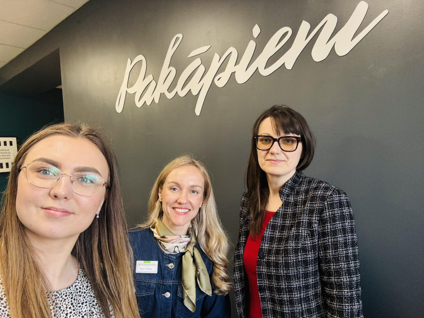 Riebiņu MJIC "Pakāpieni" notika interaktīva darbnīca "Nākotne bez rāmjiem - Tavam talantam nav robežu!"