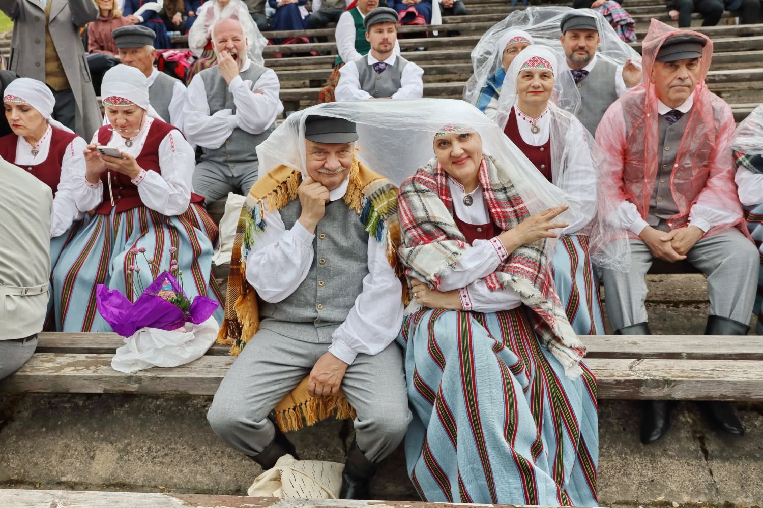 Latgales reģiona vidējās paaudzes un senioru deju kolektīvu lielkoncerts “Doncojam puļceņā kai bitis kūzulā”