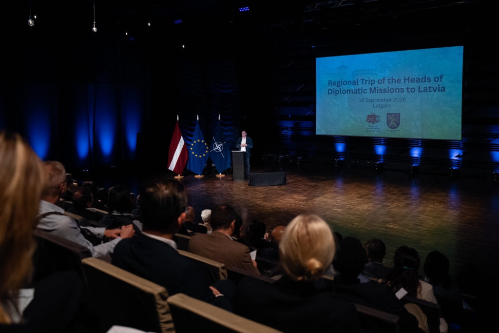 Vairāk nekā 40 ārvalstu diplomātisko pārstāvniecību vadītāji Latgalē iepazīst reģiona investīciju potenciālu un austrumu pierobežas izaicinājumus