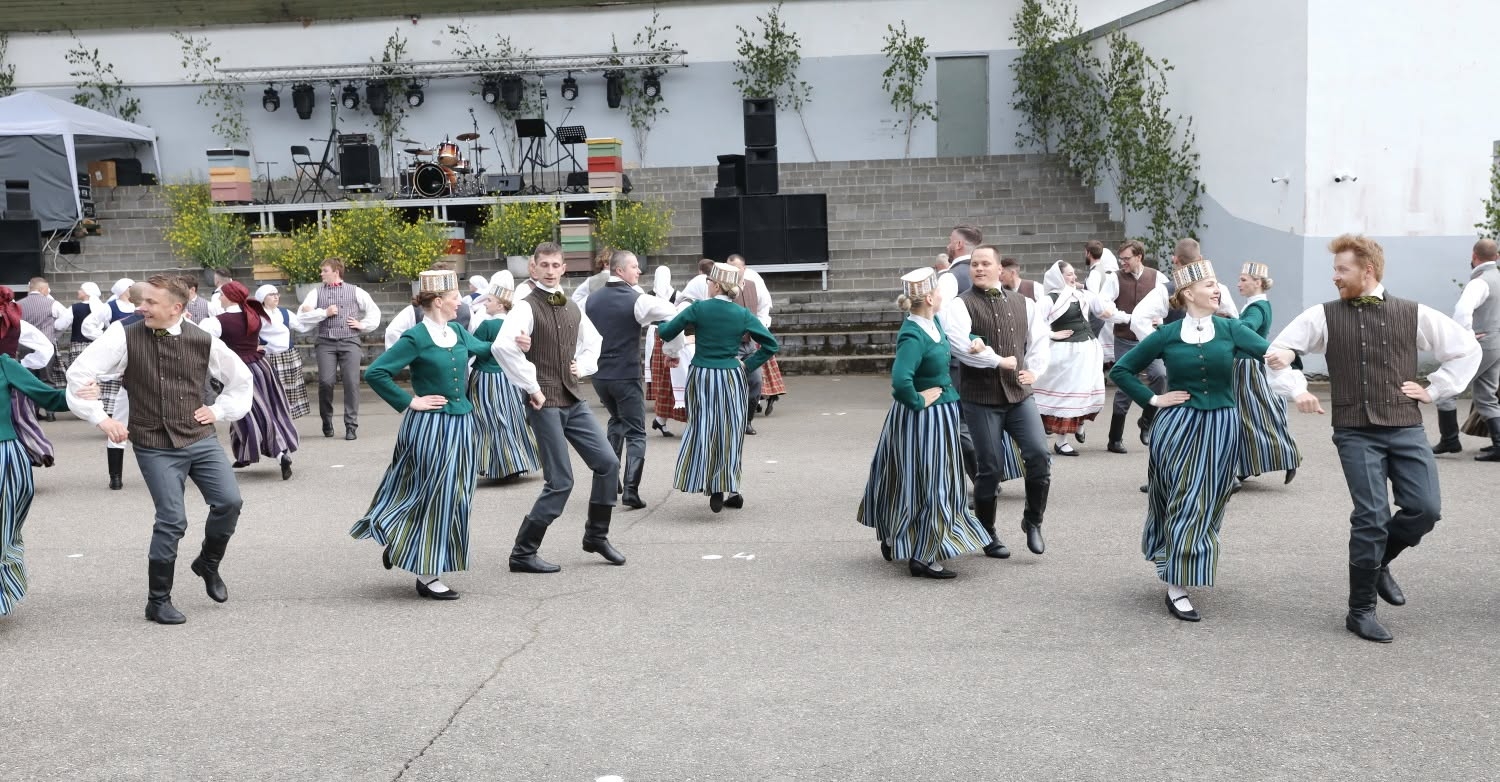 Latgales reģiona vidējās paaudzes un senioru deju kolektīvu lielkoncerts “Doncojam puļceņā kai bitis kūzulā”
