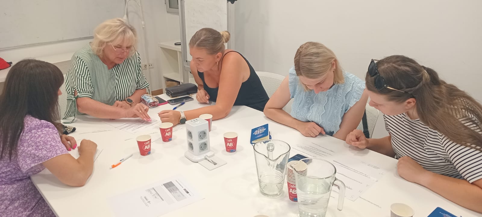 Pozitīva skola nesākas pati no sevis - tā tiek būvēta caur ikdienas sarunām, cieņu, uzklausīšanu un savstarpēju atbalstu