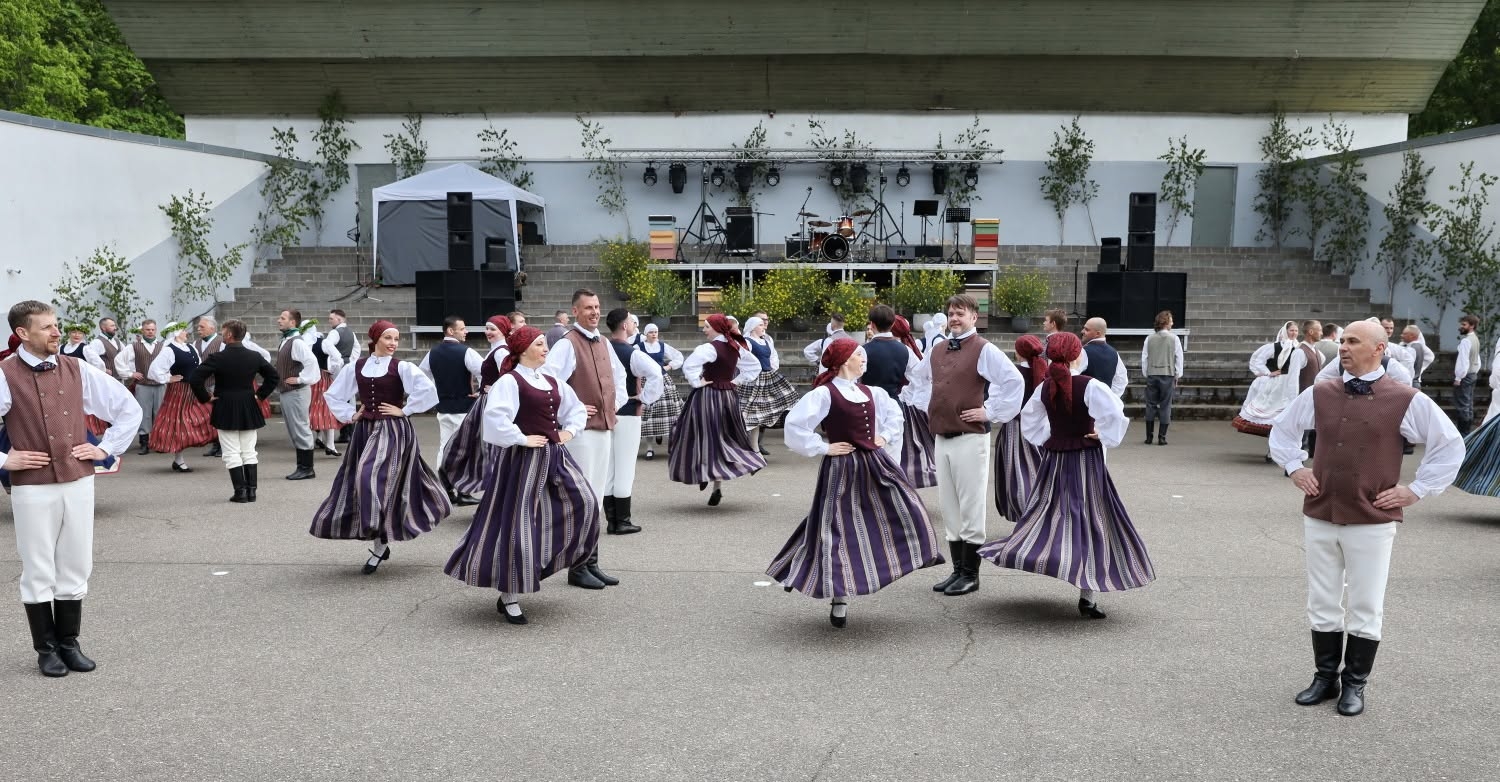 Latgales reģiona vidējās paaudzes un senioru deju kolektīvu lielkoncerts “Doncojam puļceņā kai bitis kūzulā”