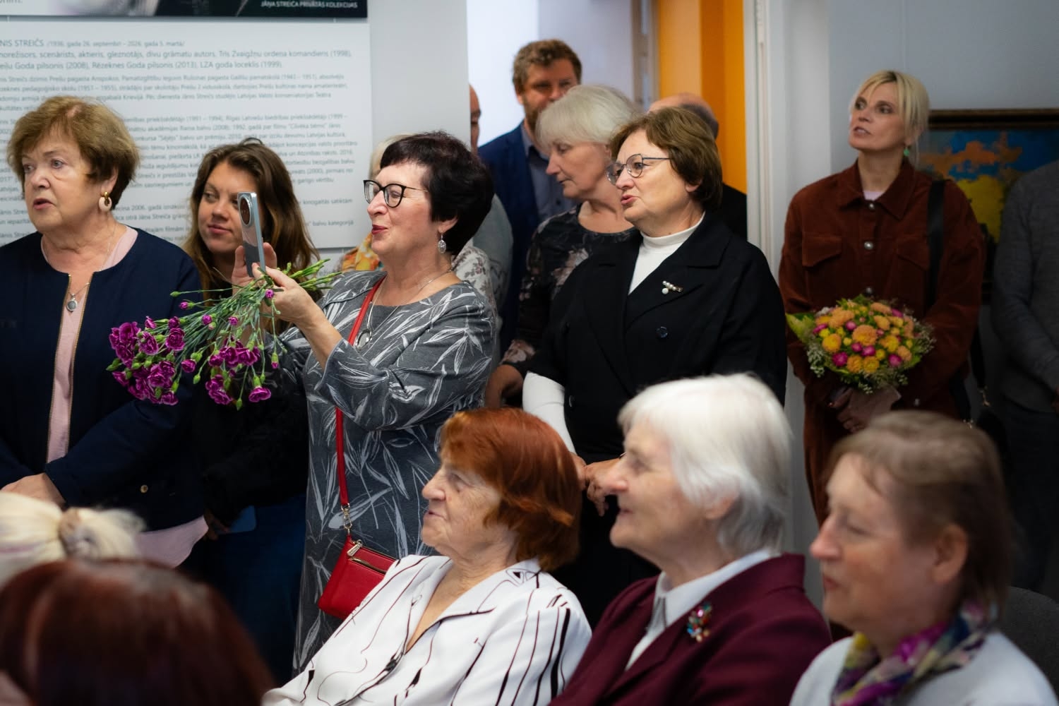 Atzīmējot Jāņa Streiča 90 gadu jubileju, atklāta ceļojošā izstāde "Cilvēka bērns Jānis Streičs" un gleznu katalogs "Veca mīlestība nerūs"