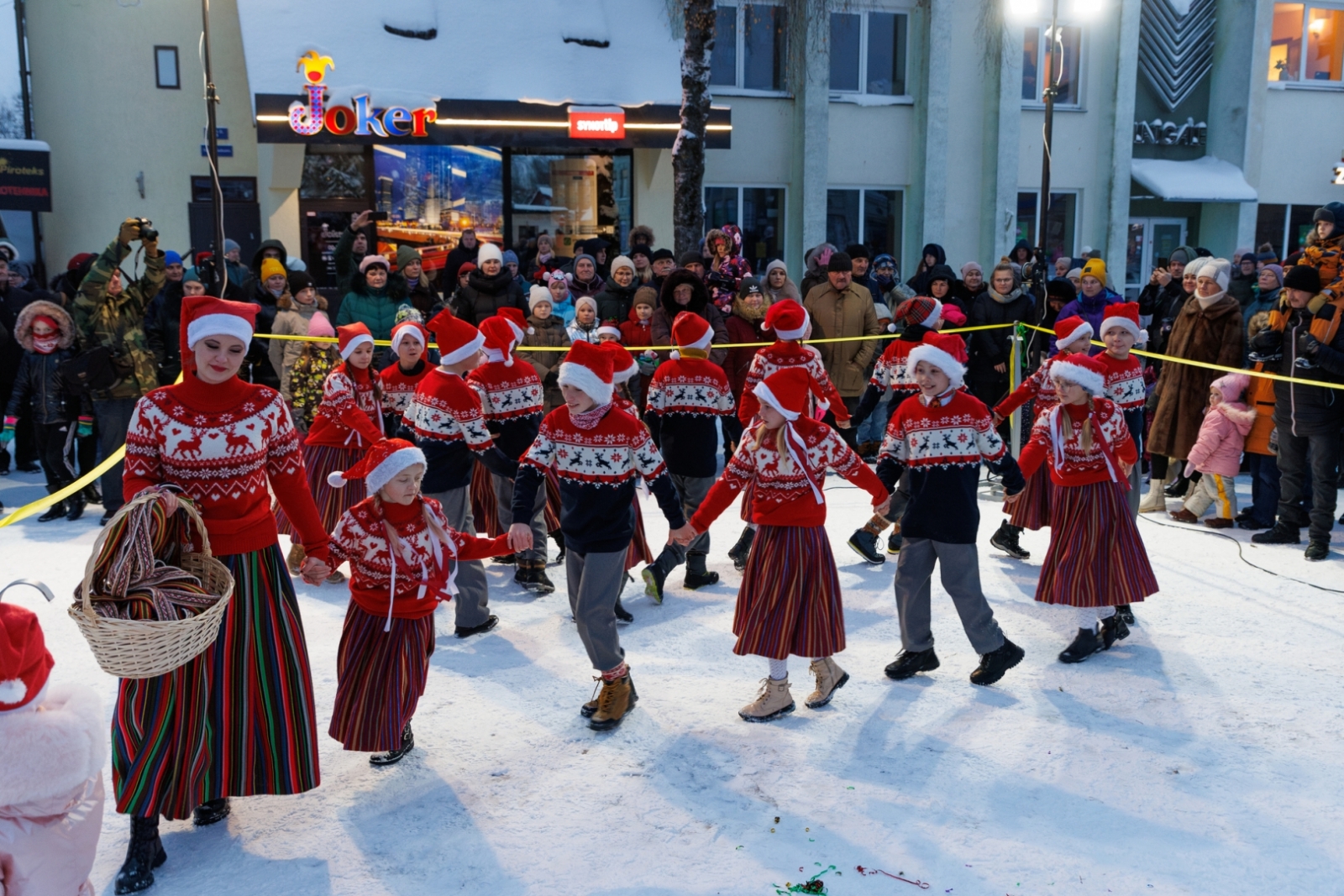 Pilsētas egles iedegšana "Sapnis pie eglītes"