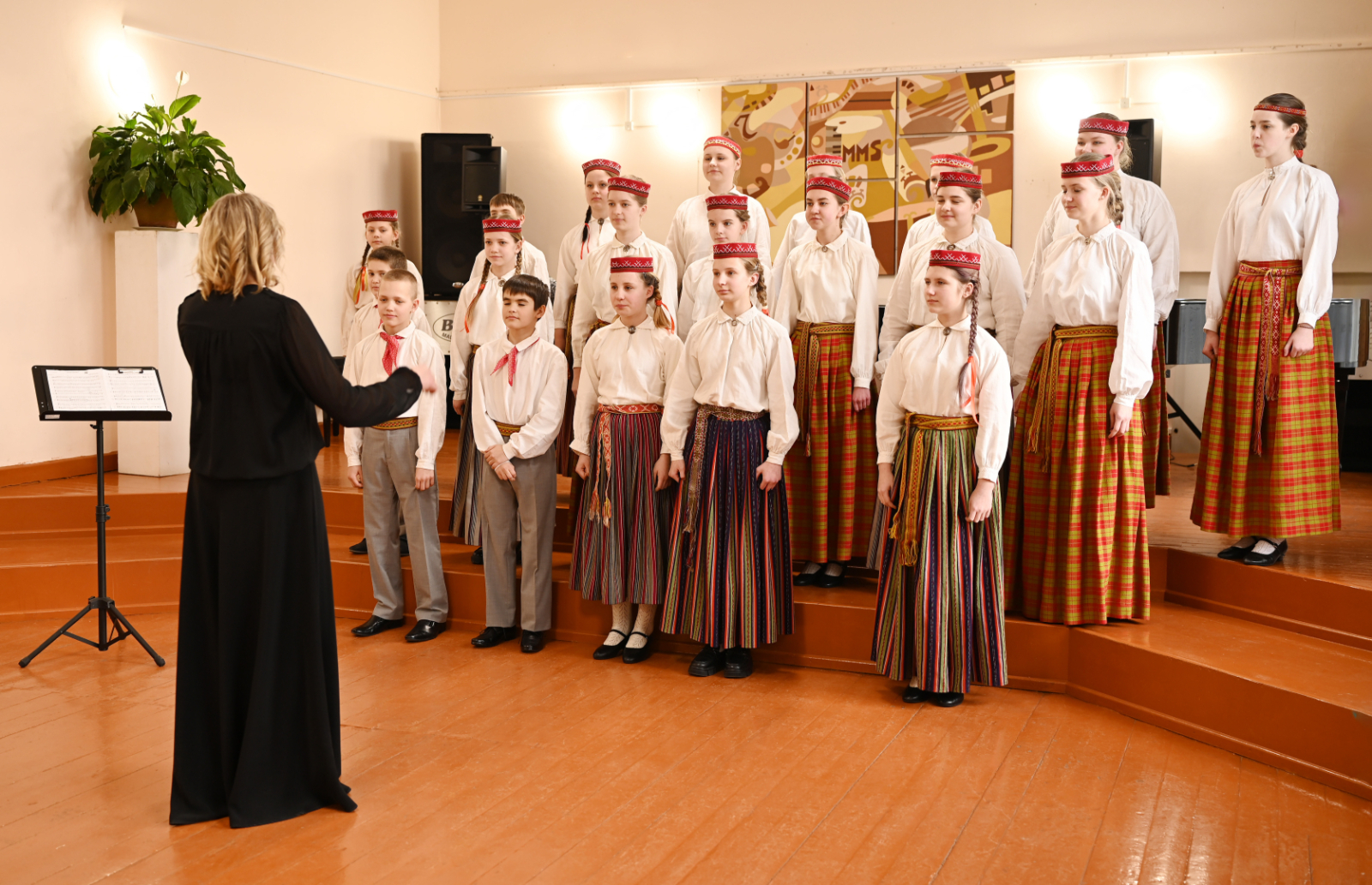 XIII Latvijas skolu jaunatnes dziesmu un deju svētku noslēguma koncerta “TE-AUST” koru repertuāra apguves konkurss