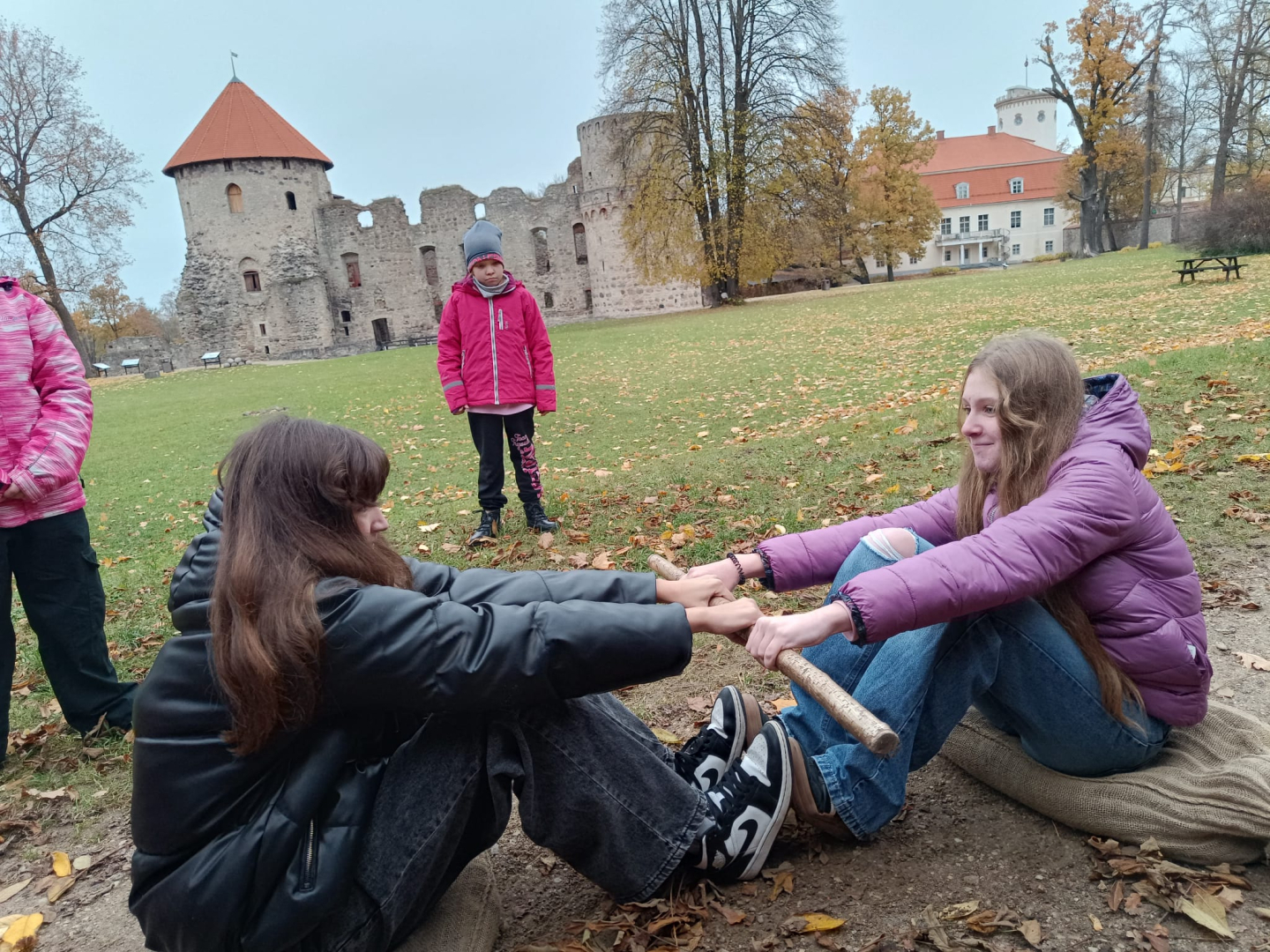 Biedrība "Jaunie Spārni" ar lepnumu noslēdz sirsnīgo projektu "Satikšanās punkts"