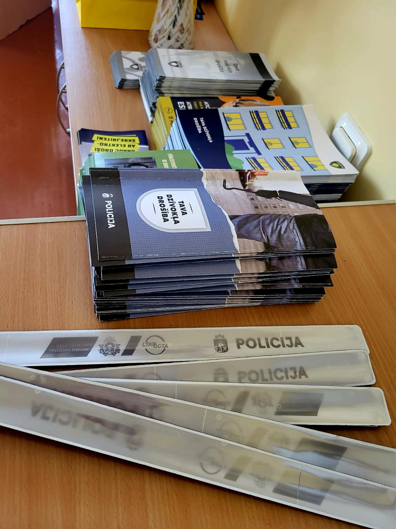 Pensionāru tikšanās ar policijas darbiniekiem
