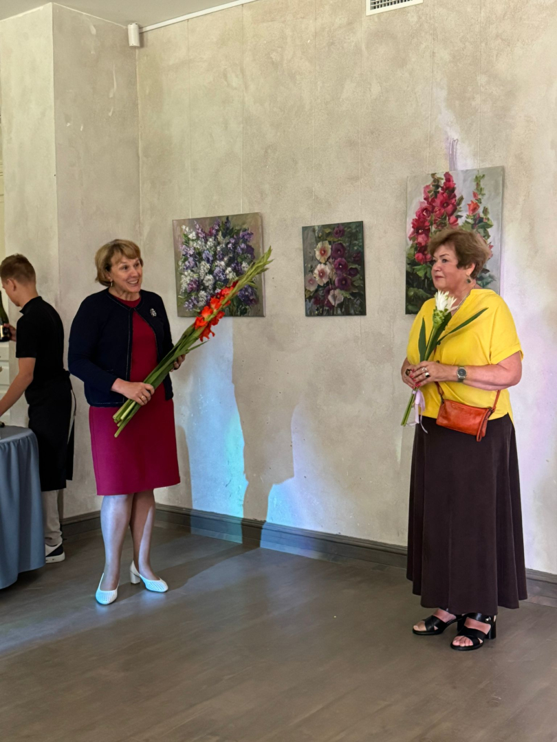 Mariannas Abrickas gleznu izstādes atklāšana