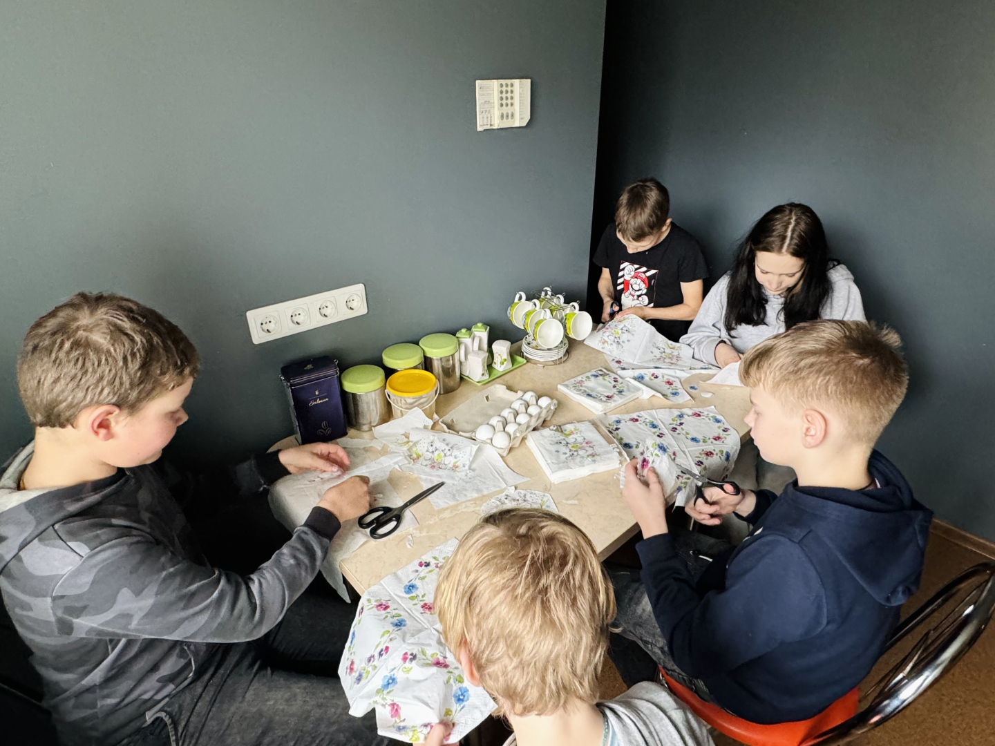 Lieldienu tematiskā EMOJI viktorīna Riebiņu MJIC ‘’Pakāpieni’’