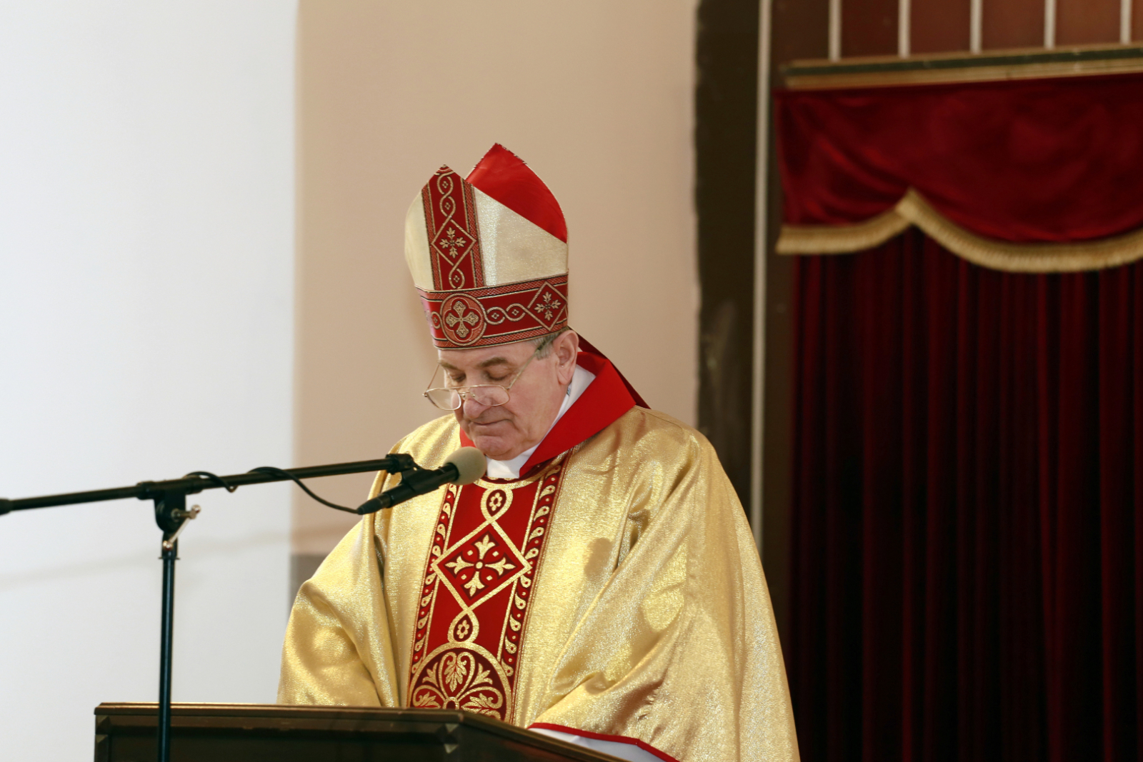 Preiļu draudzes prāvests, Preiļu dekanāta dekāns Jānis Stepiņš