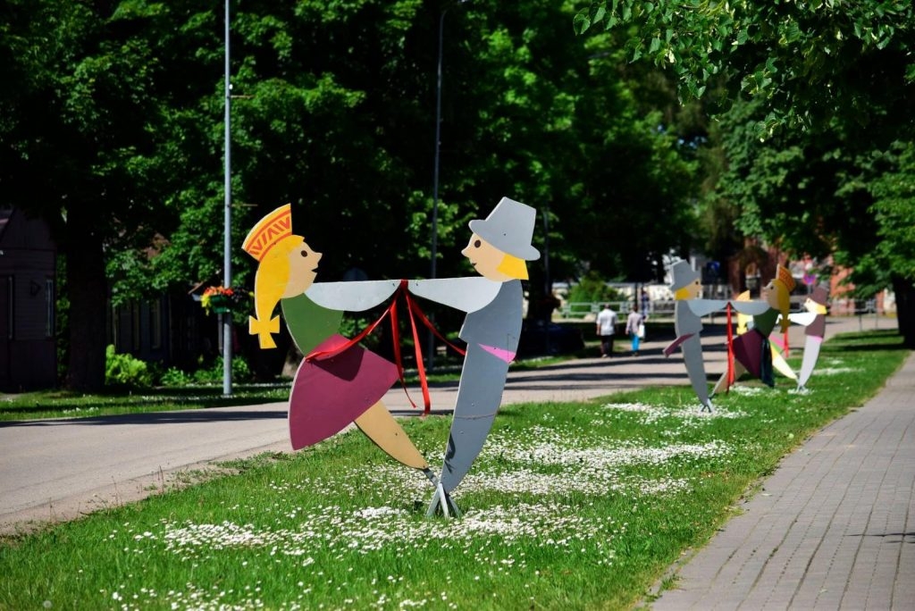 Preiļu pilsēta vasaras saulgriežu noformējumā