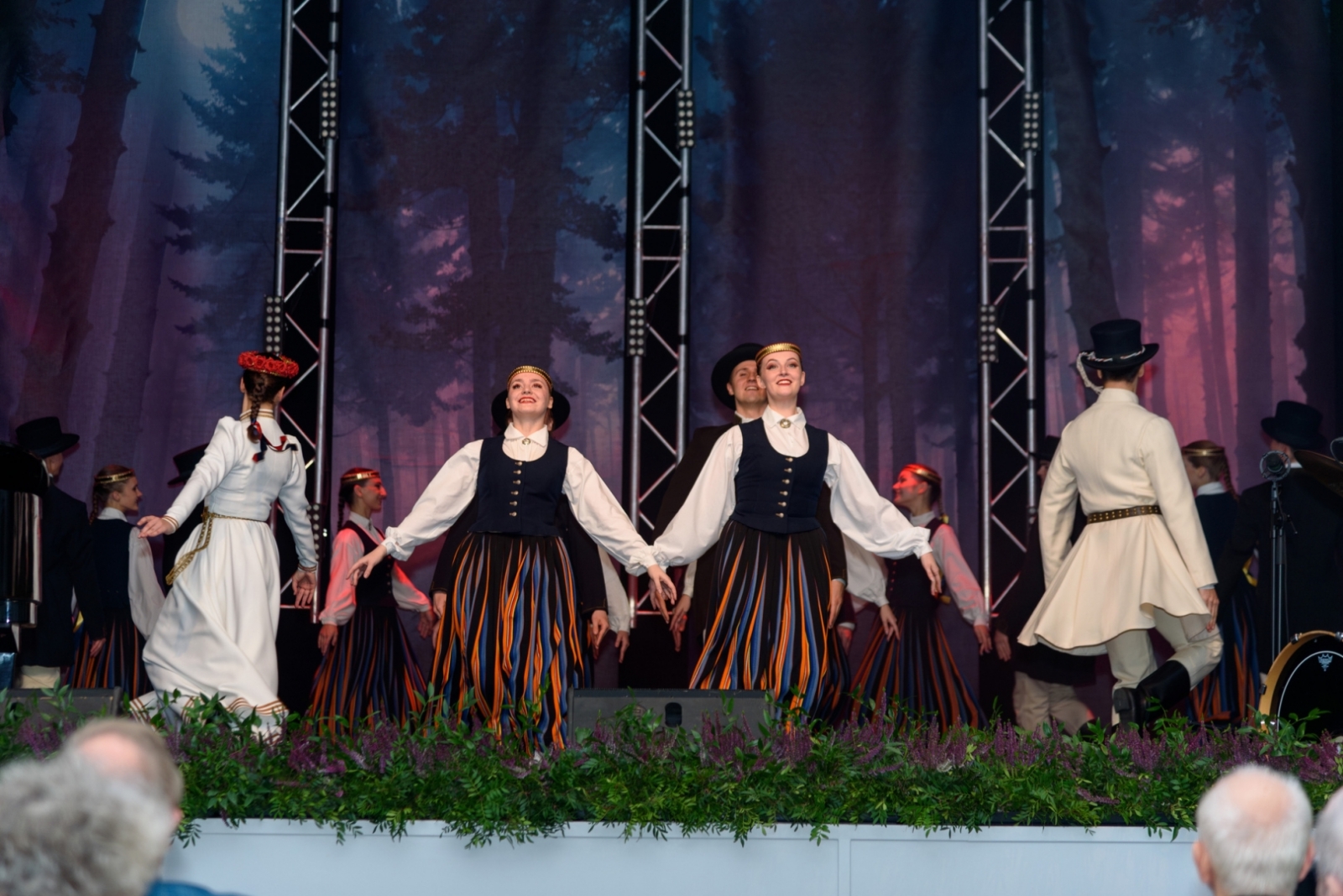 Latvijas Republikas Proklamēšanas 106. gadadienas svinībās godināti pašvaldības apbalvojumu saņēmēji